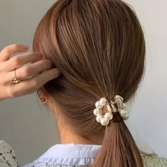 SMALL PEARL HAIR CLIP - Picture 3 of 3